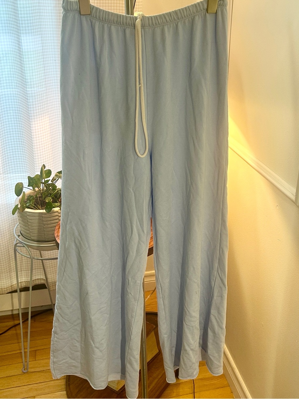 Offline by Aerie Super Soft Wide Leg Joggers • Light Blue • Women’s Medium Short